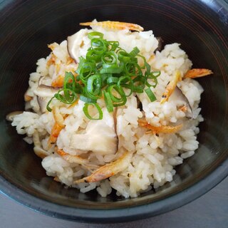 簡単！美味しい！桜海老と椎茸の炊き込みご飯